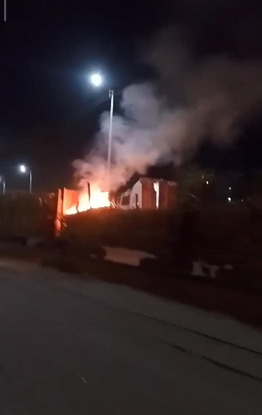 نشوب حريق في قطار قصب&nbsp;