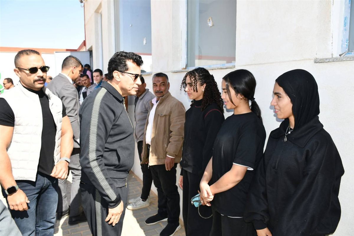 جانب من جولة وزير الشباب والرياضة بالوادى الجديد