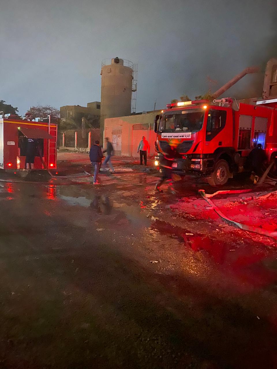 محافظ الجيزة يتابع &nbsp;أعمال إطفاء حريق اندلع داخل مصنع أخشاب بمدينة السادس من أكتوبر