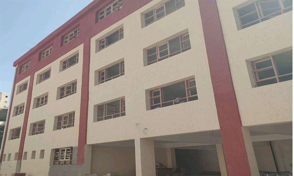 المدارس الجديدة