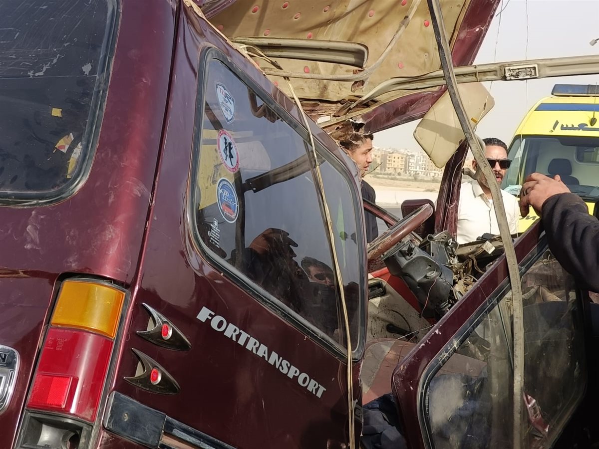 انقلاب سيارة على طريق السويس أمام مدخل بدر ونجاة سائقها