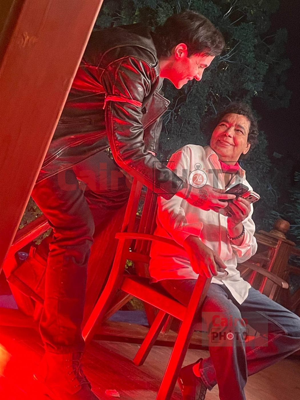 محمد منير وأمير عيد أثناء تصوير أحد إعلانات رمضان&nbsp;