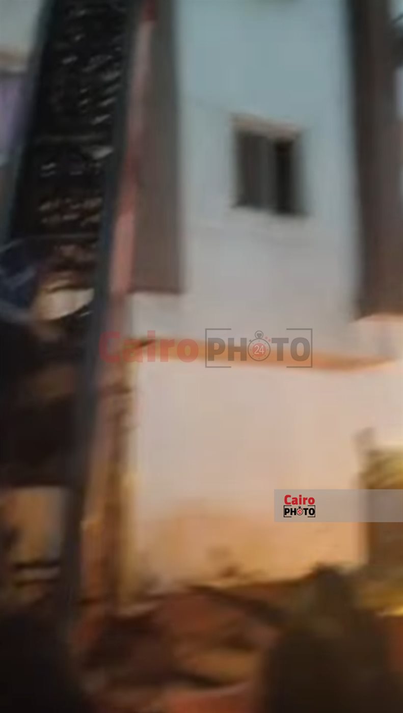 إجلاء السكان باستخدام الأوناش 