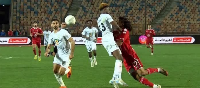 لعبة مروان عثمان أمام البنك الأهلي