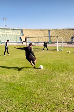 <strong>محمد عواد يتدرب منفردًا</strong>