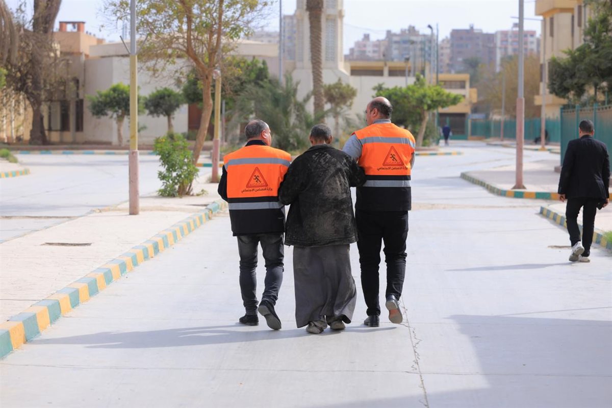 إنقاذ مواطنين بلا مأوى&nbsp;