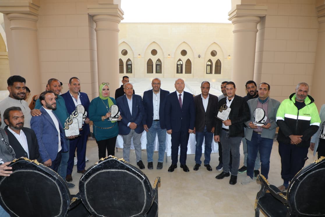 تكريم الحرفيين والفنيين القائمين على أعمال الترميم