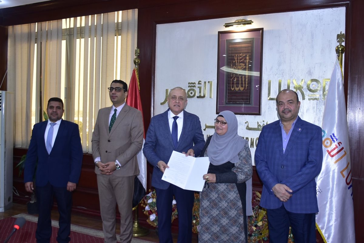 محافظ الأقصر يسلم مساكن الطود وسط فرحة الأهالي&nbsp;