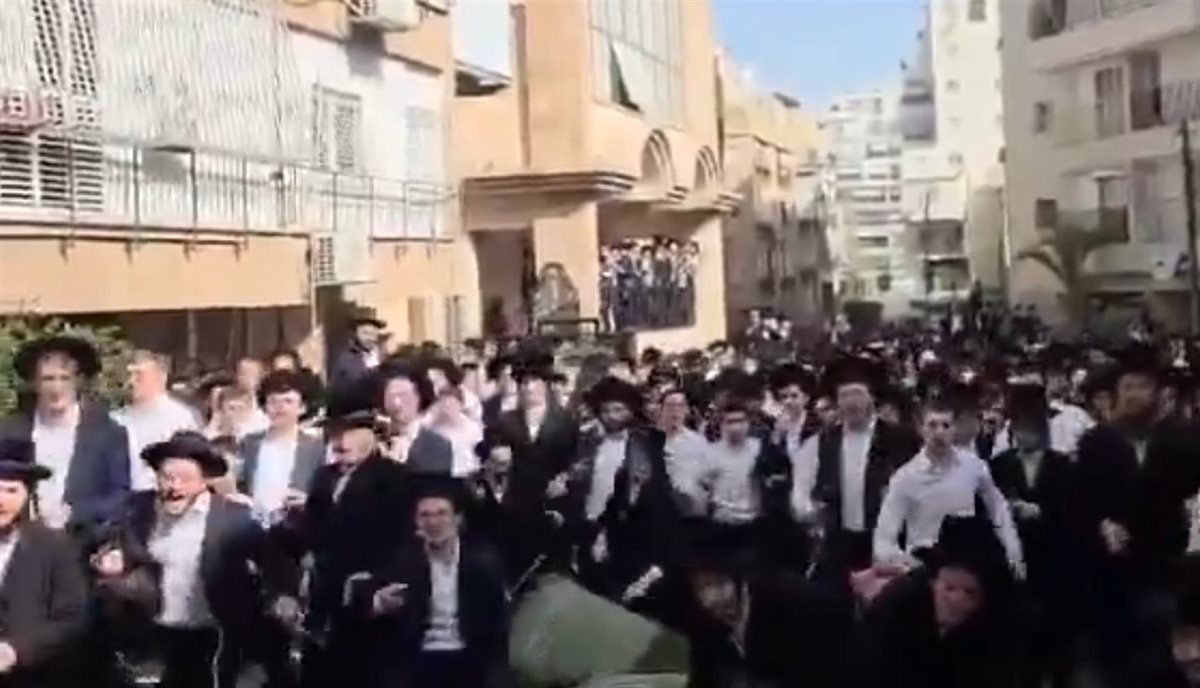 &nbsp;اشتباكات عنيفه &nbsp;بين الحريديم والشرطة الإسرائيلية في بتل أبيب