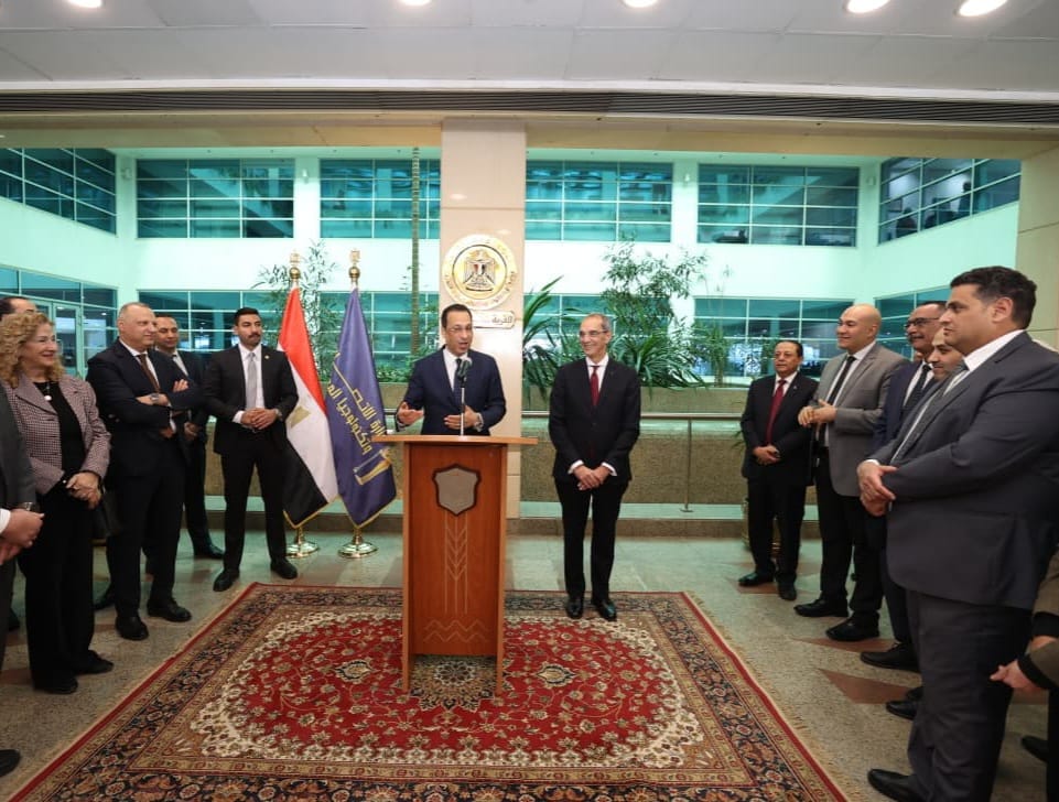 وزير الاتصالات