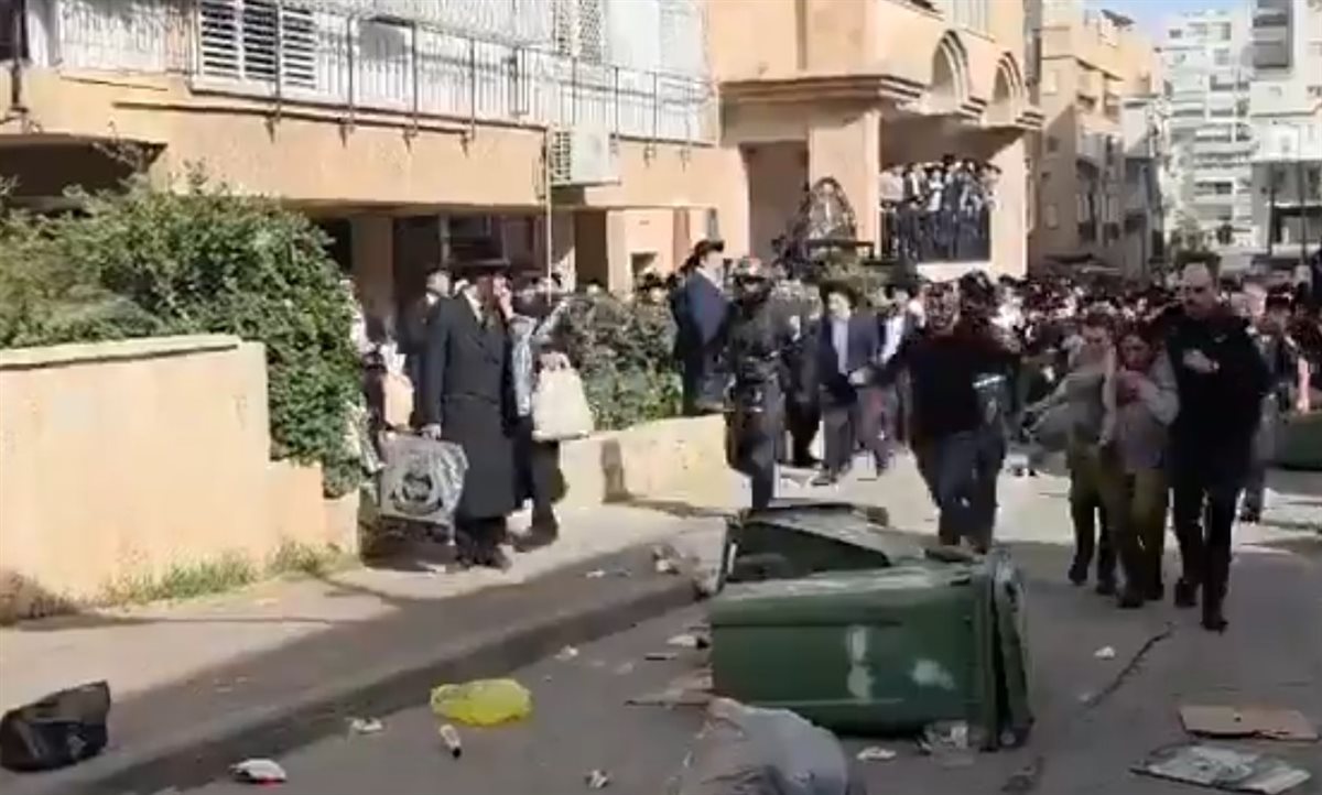&nbsp;اشتباكات عنيفه &nbsp;بين الحريديم والشرطة الإسرائيلية في بتل أبيب