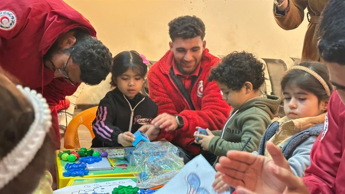 &nbsp;الهلال الأحمر المصري يستقبل الدفعة الـ 11 من الأشقاء الفلسطينيين&nbsp;