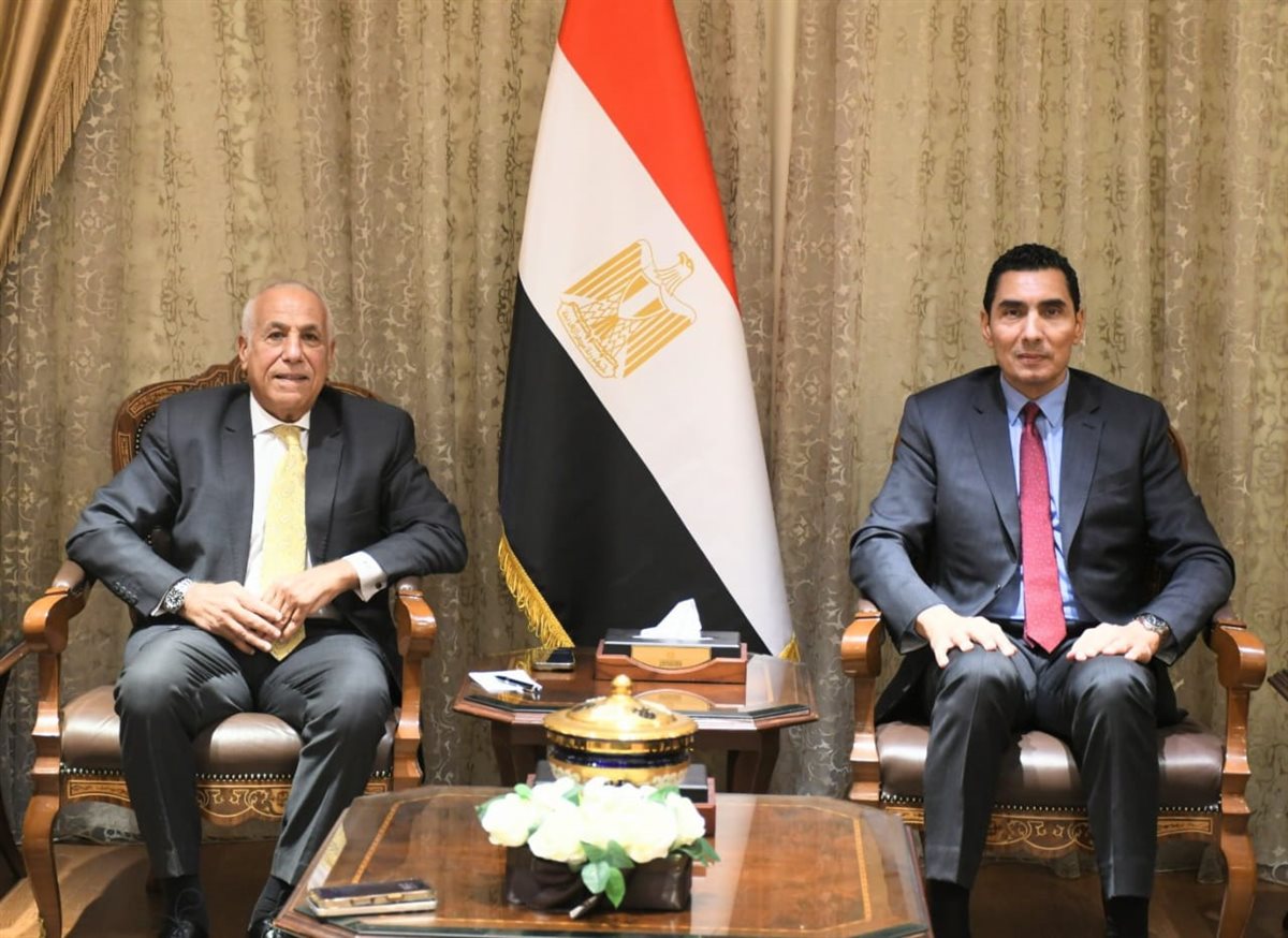 وزير الرياضة ومجلس إدارة الزمالك