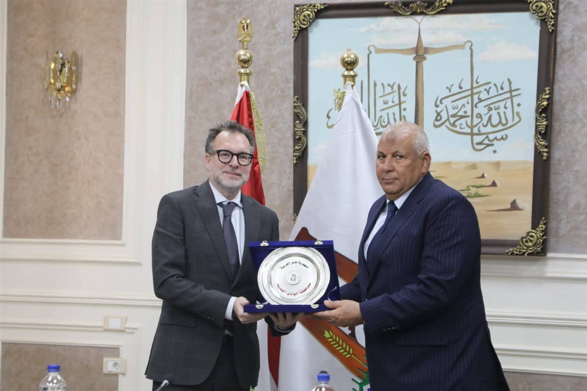 محافظ الوادى الجديد يستقبل السفير الكندي