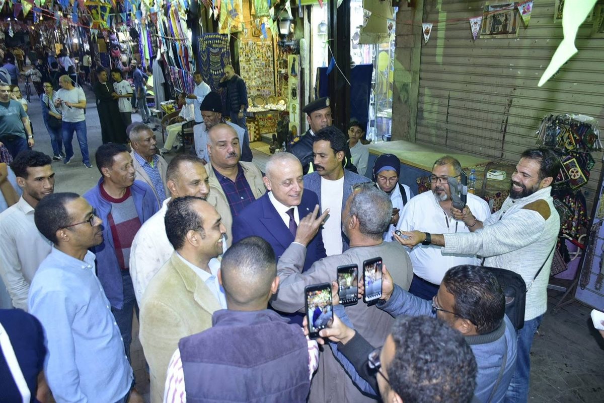 جولة محافظ الأقصر بالسوق السياحي&nbsp;