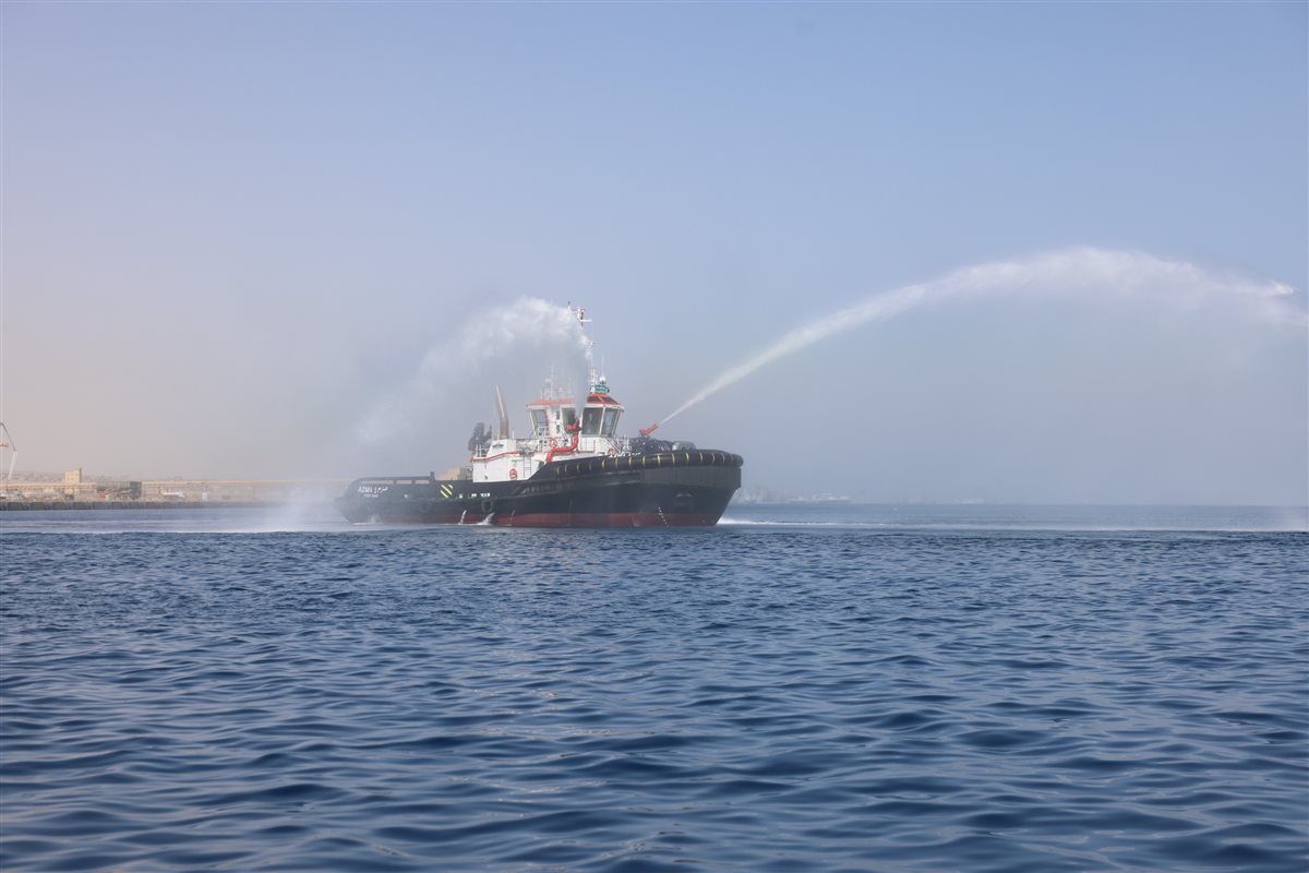القاطرة البحرية عزم 3