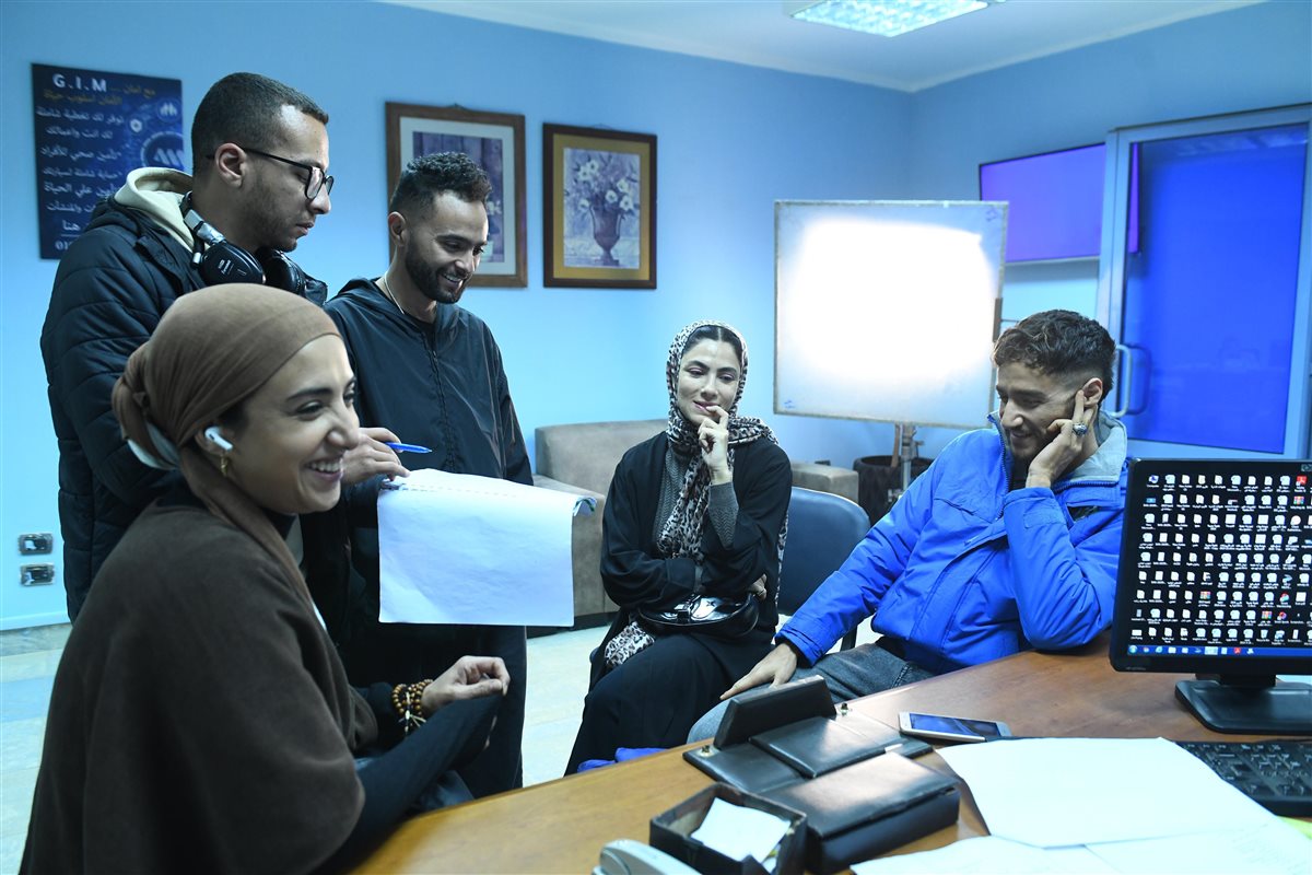 لقطات من كواليس مسلسل سوا سوا لـ أحمد مالك وهدى المفتي