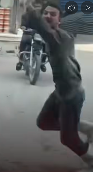 الأمن يفحص فيديو تحرش شاب بسيدة أثناء سيرها بأحد الطرق