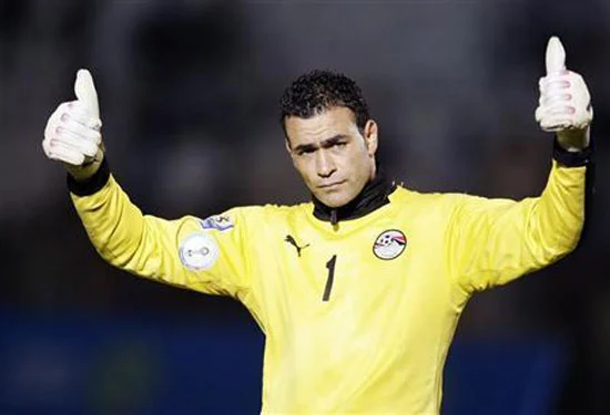 <strong>عصام الحضري</strong>