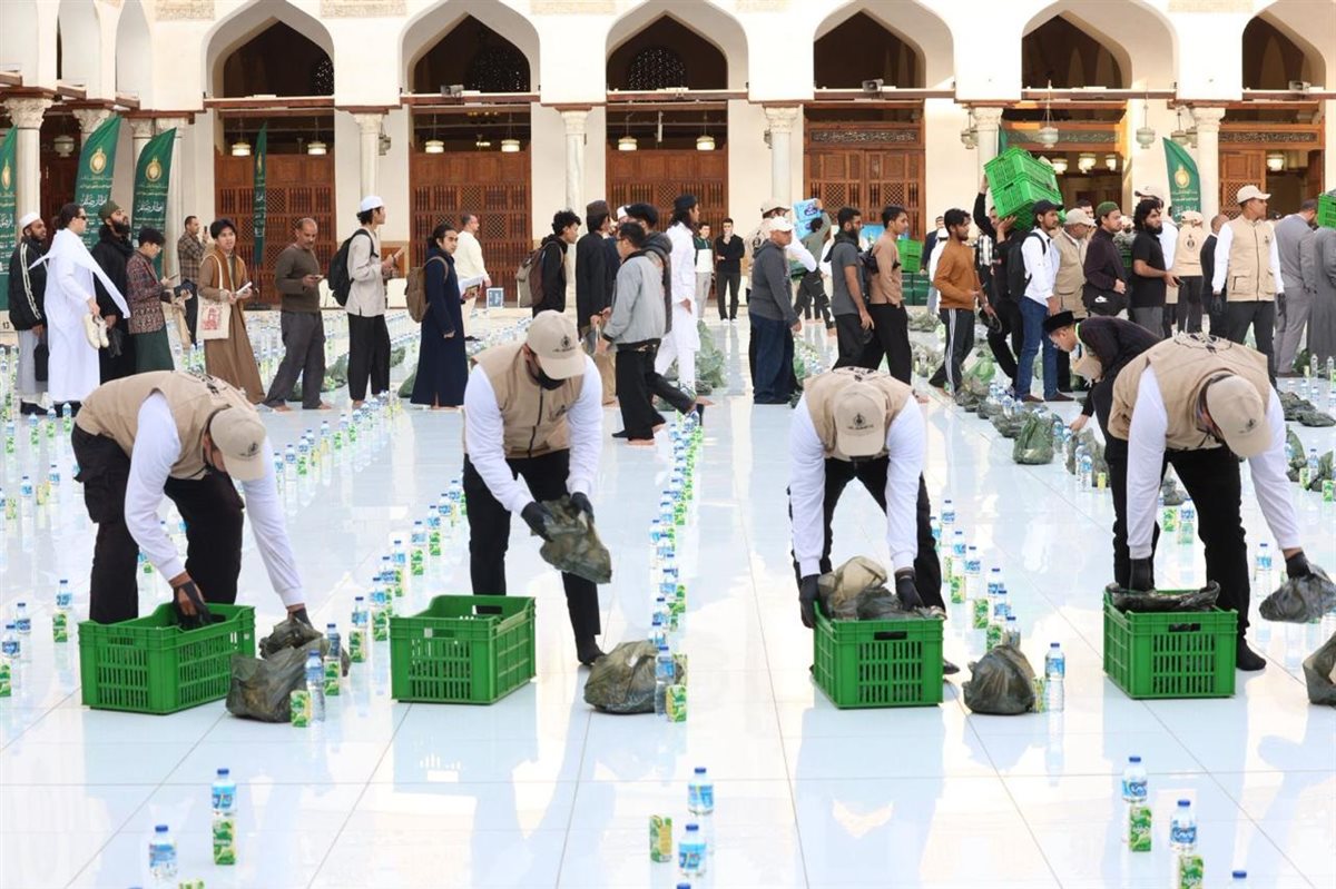بواقع 7 آلاف وجبة.. وكيل الأزهر يتفقد تجهيزات إفطار بيت الزكاة الجماعي بالجامع الأزهر في أول أيام شهر رمضان