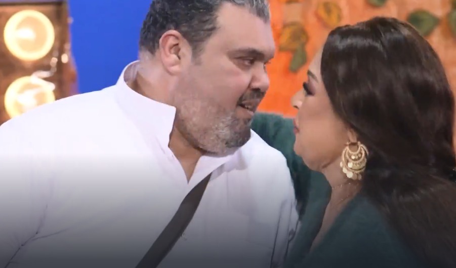 مش مصدق اللي حصلي.. أحمد فتحي يلوم فيفي عبدة في برنامجها بعد &nbsp;توجيه بعض المقالب لهٌ: أنا عاوز أمشي &nbsp;من هنا&nbsp;