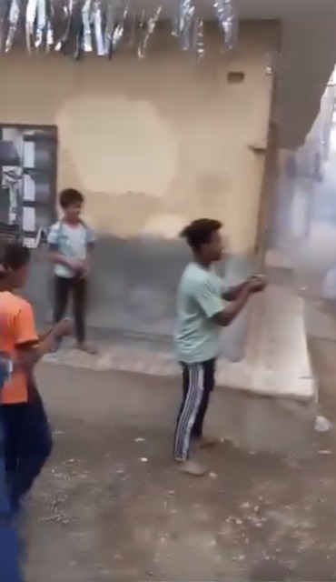 الألعاب النارية بشوارع اسنا&nbsp;
