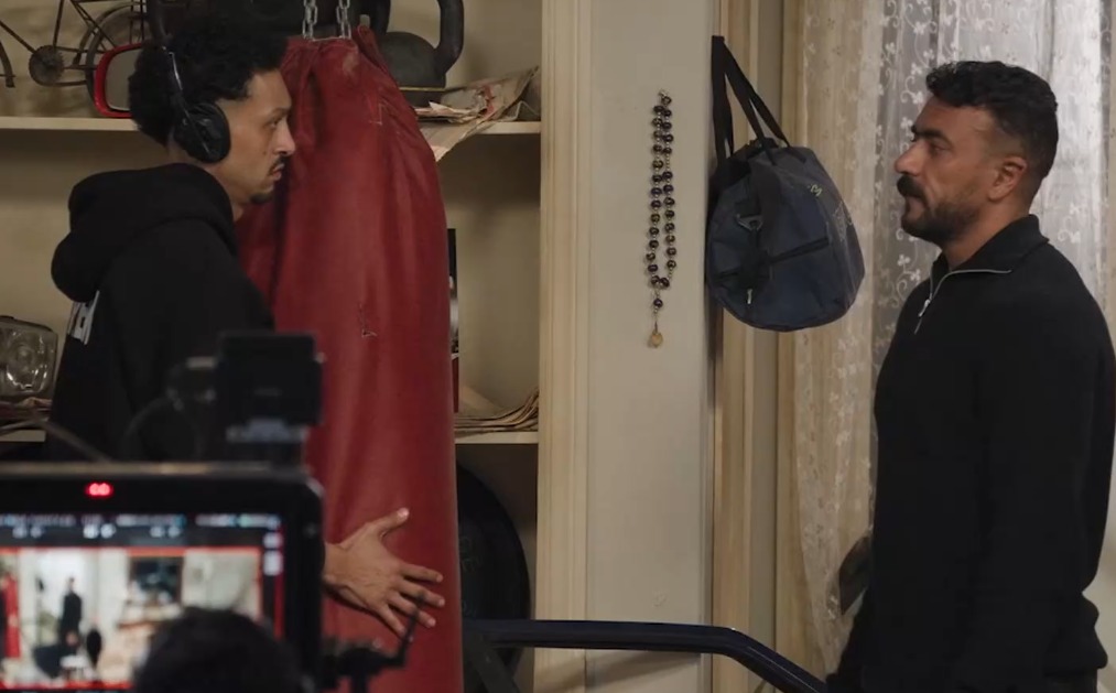 <strong>أحمد العوضي يكسر كاميرا وينفعل في برنامج تميم يونس</strong>