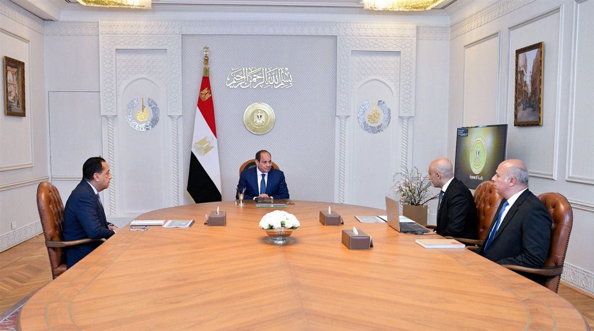 جانب من اجتماع الرئيس عبد الفتاح السيسي مع وزير التربية والتعليم محمد عبد اللطيف&nbsp;