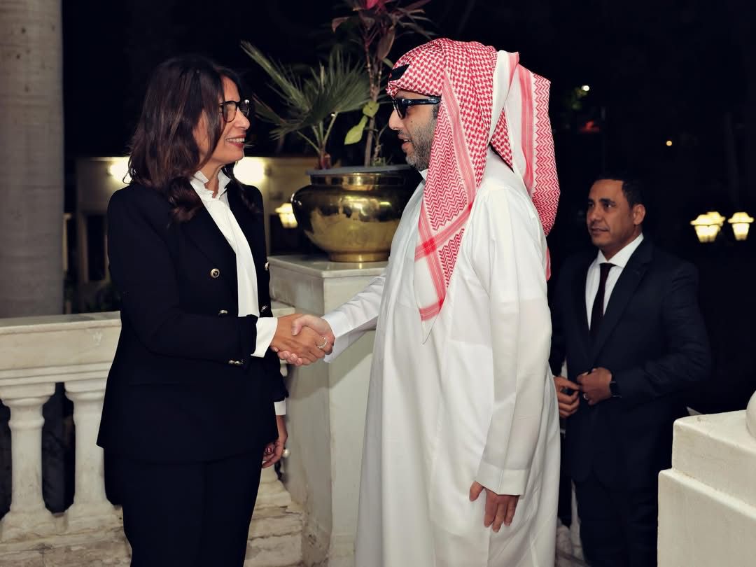 اللقاء