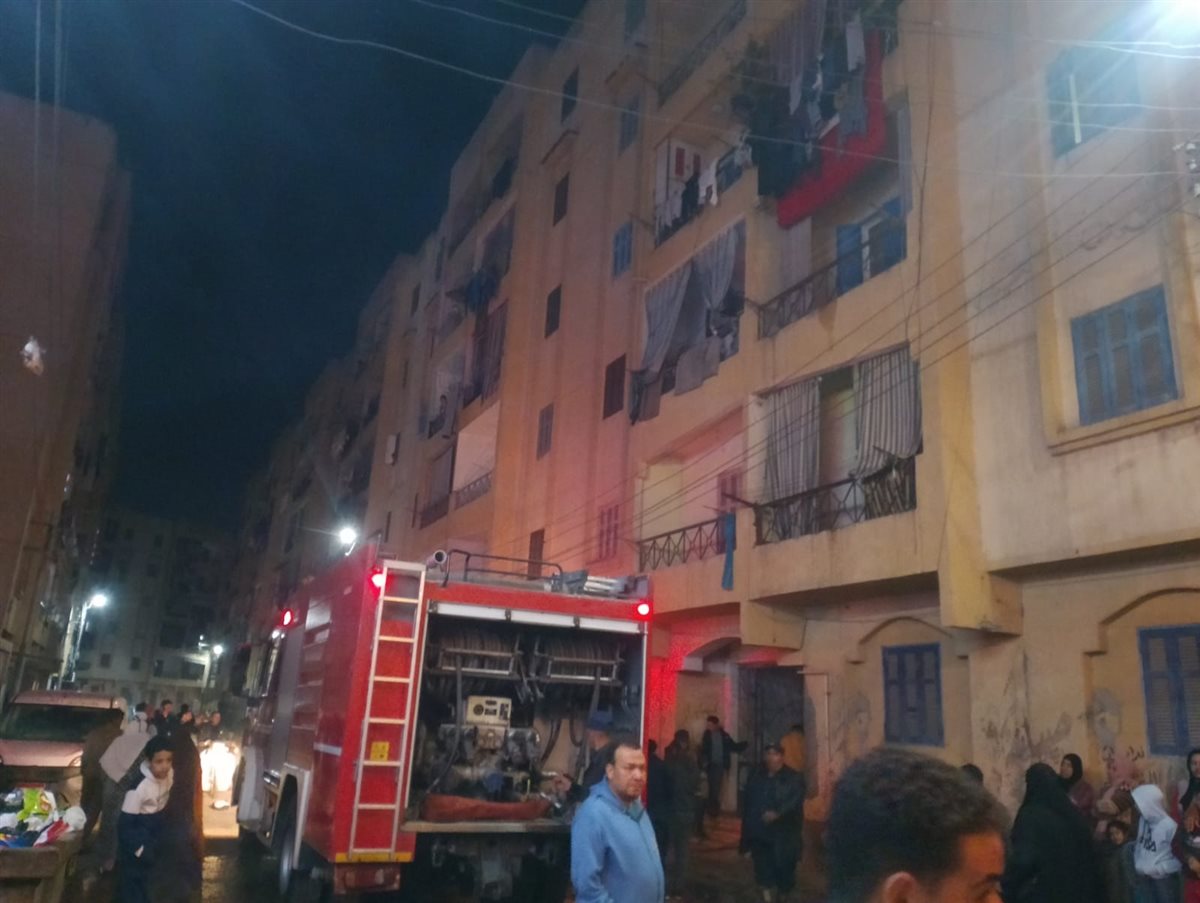 السيطرة على حريق شقة سكنية بمساكن مبارك بإيتاي البارود بالبحيرة