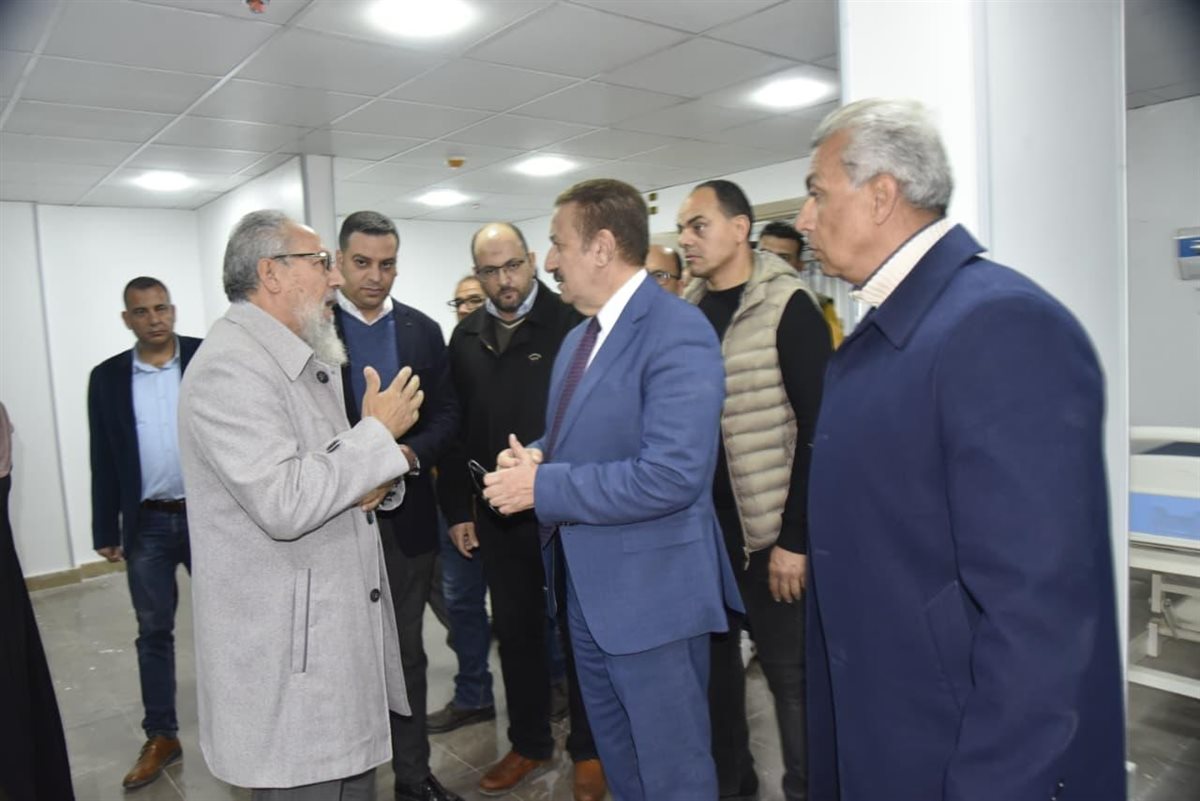 محافظ بورسعيد يتفقد مستشفى شفاء بورسعيد للأورام