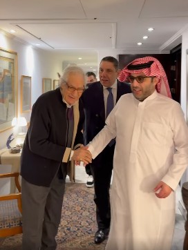 تركي آل الشيخ في زيارة لـ فاروق حسني بالقاهرة
