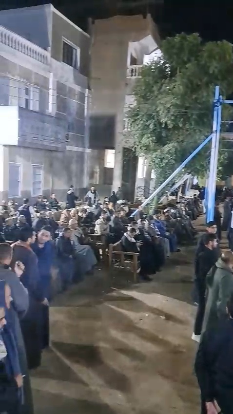 جانب من انتظار تشييع الجثمان&nbsp;