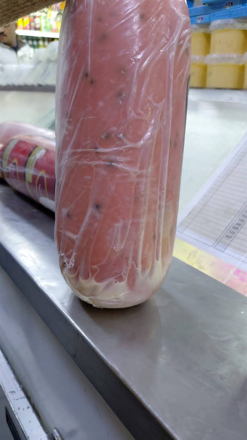 جانب من الأغذية الغير صالحة 