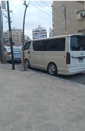 وصول جثمان والد ياسمين جمال إلى مسجد الصديق لصلاة الجنازة عليه