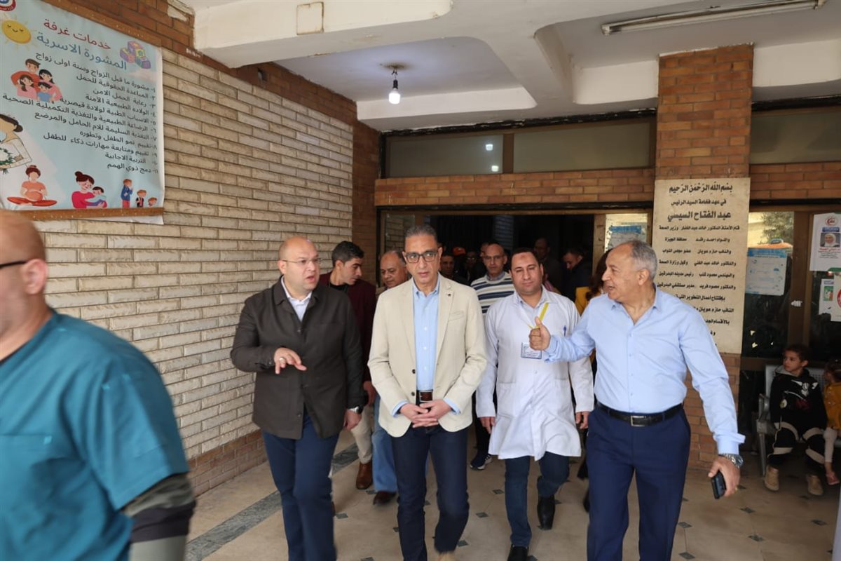 محافظ الجيزة يزور مستشفى البدرشين ومركز دهشور الصحي