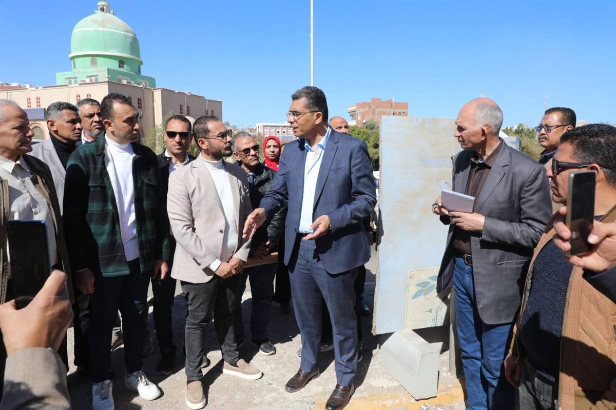محافظ البحر الاحمر في جولته بسفاجا 