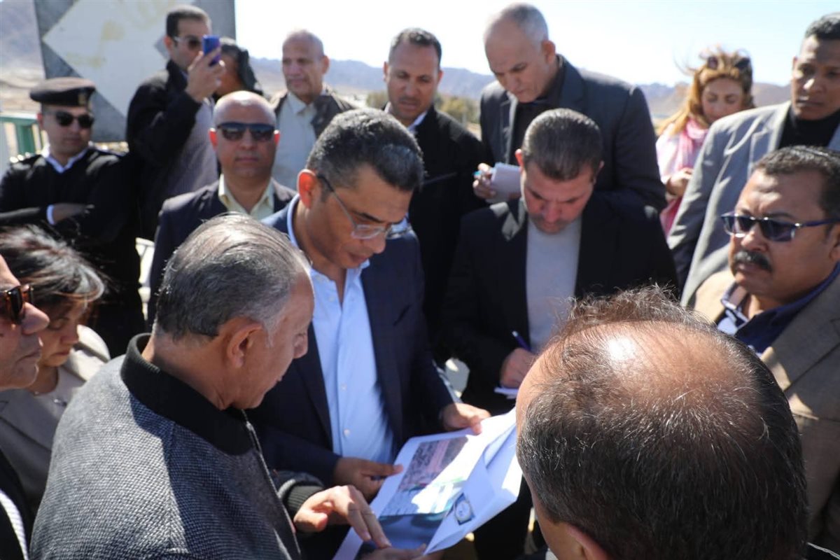 محافظ البحر الاحمر في جولته بسفاجا 