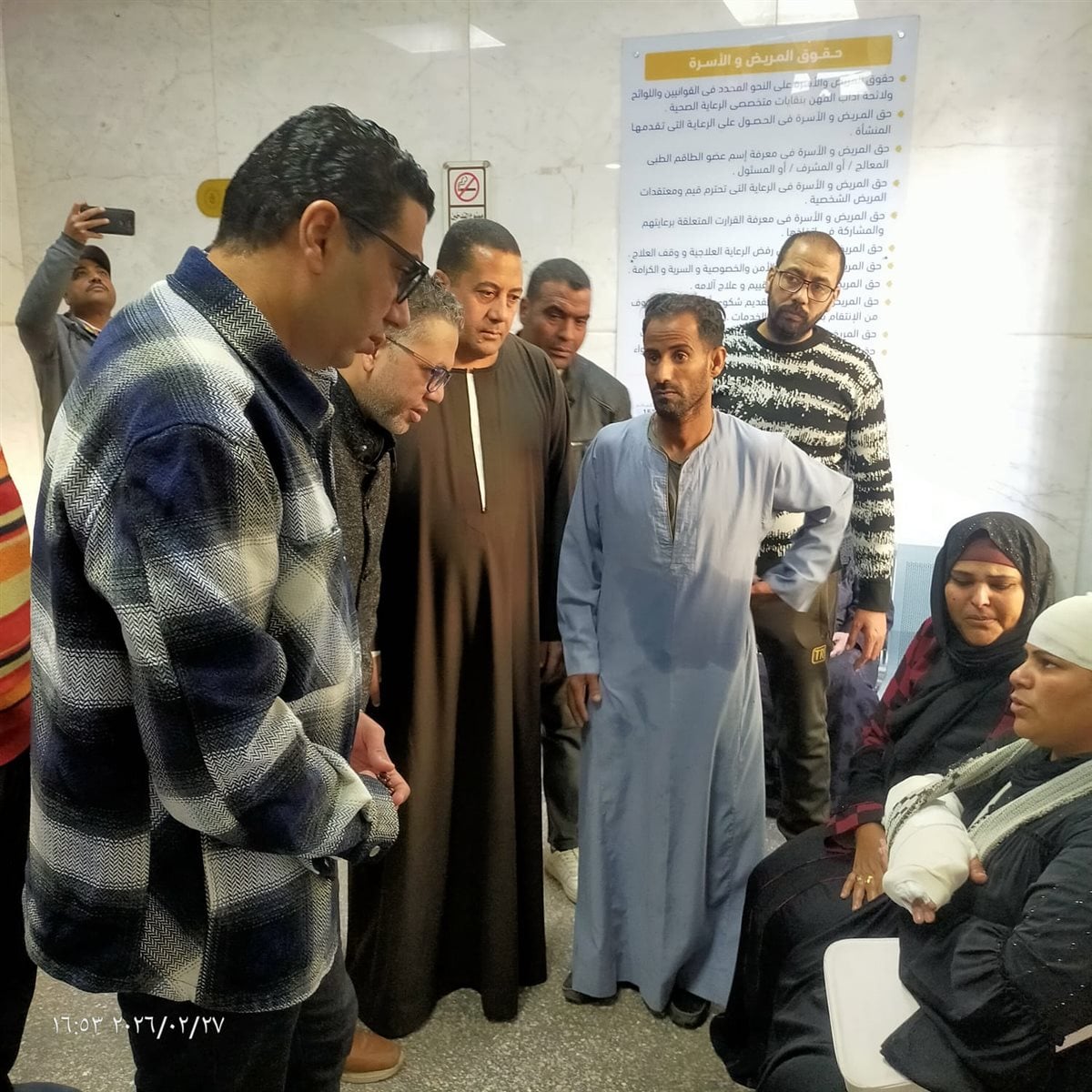 زيارة نائب محافظ الأقصر لمصابي حادث أرمنت&nbsp;