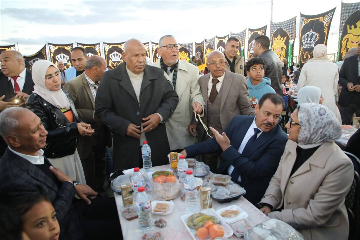 جانب من مشاركة محافظ الوادى الجديد في حفل الافطار