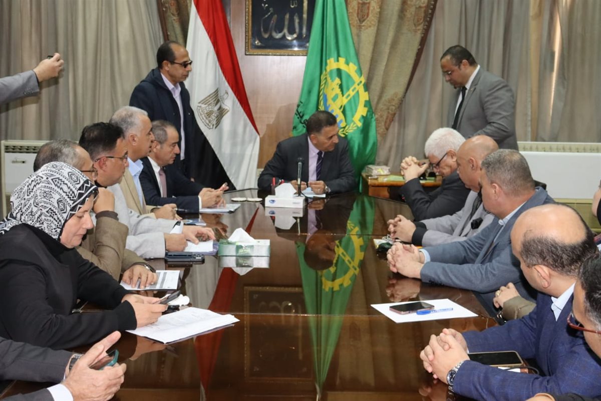 لقاء محافظ القليوبية بالمواطنين في شبرا الخيمة&nbsp;