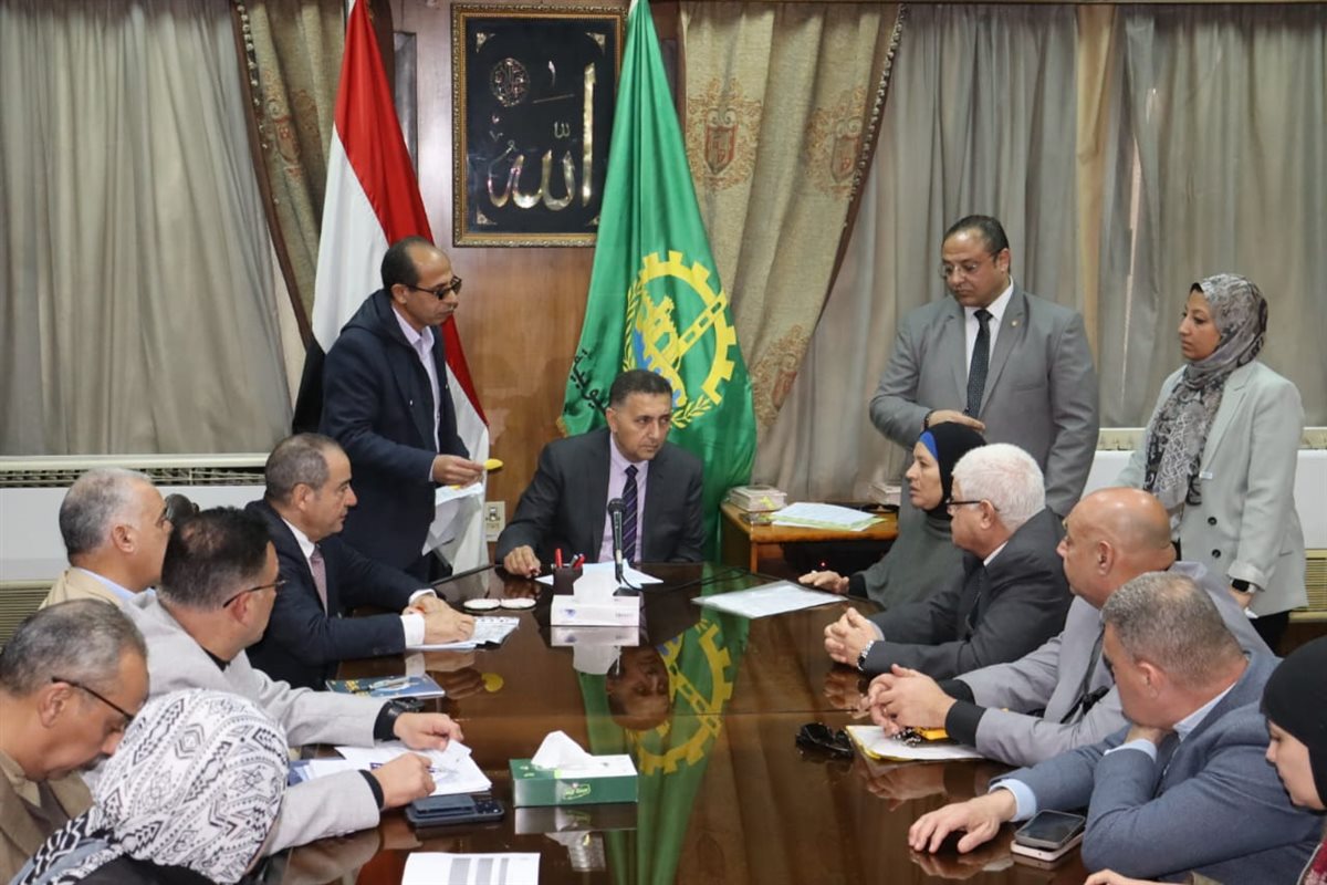 لقاء محافظ القليوبية بالمواطنين في شبرا الخيمة&nbsp;