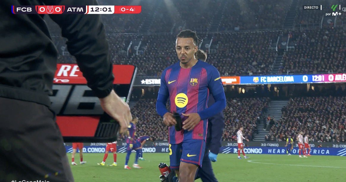 بالدقيقة 13.. إصابة كوندي في مباراة برشلونة وأتلتيكو في نصف نهائي كأس ملك إسبانيا