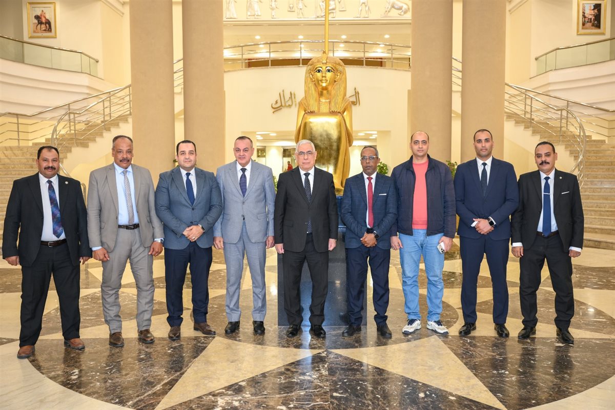 <strong>النائب العام يشارك موظفي السكرتارية وأفراد الحراسة مأدبة إفطار شهر رمضان المبارك&nbsp;</strong>