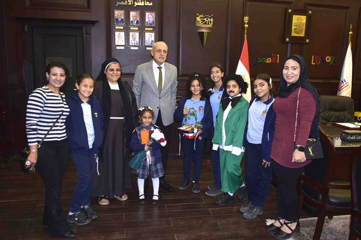محافظ الأقصر يستقبل طلاب مدرسة الراهبات&nbsp;