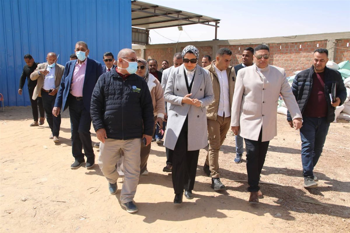 جانب من جولة محافظ الوادى الجديد