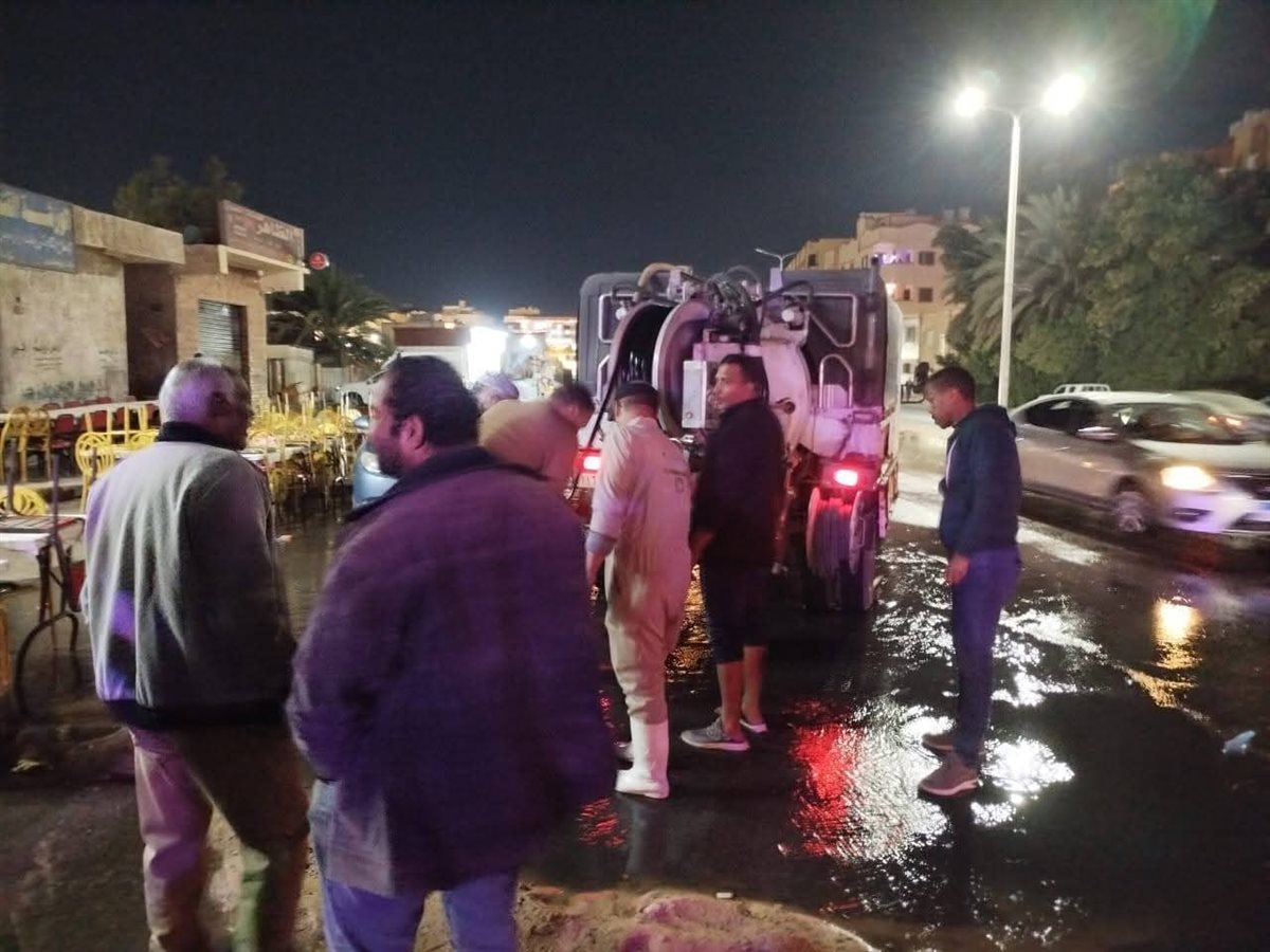 تسرب مياه صرف صحي بالغردقة 