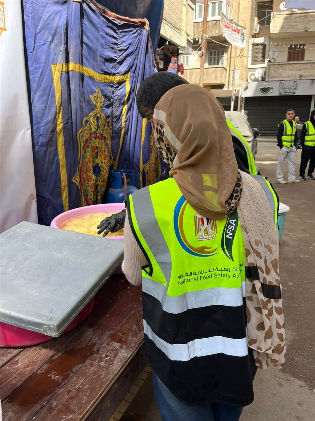 سلامة الغذاء تشرف على مائدة الرحمن بالإسكندرية