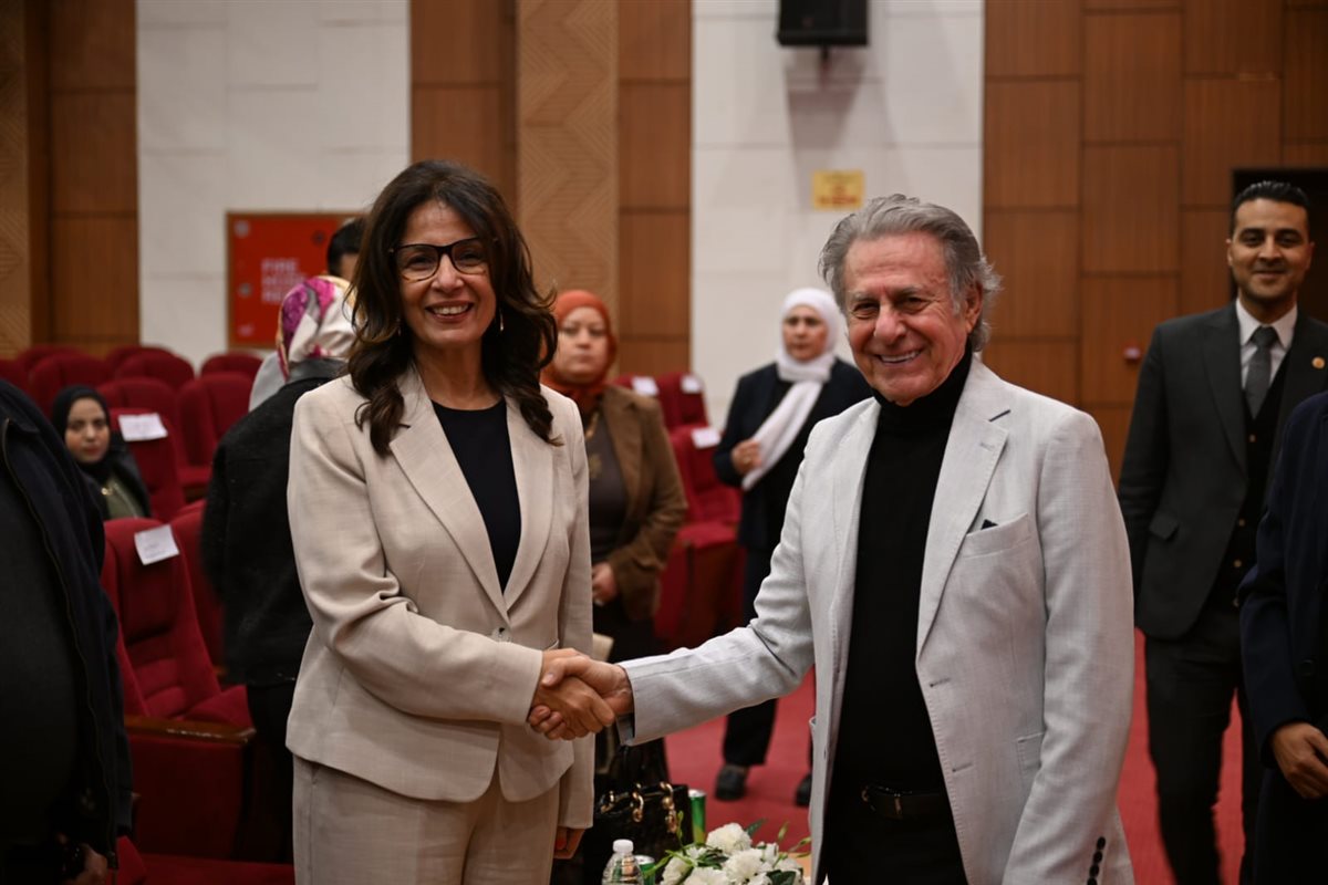 الوزير تشهد الكورال