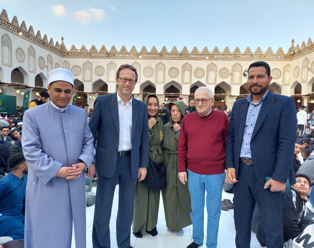 <strong>سفيرا إسبانيا وإندونيسيا يحضران إفطار بيت الزكاة بالجامع الأزهر.. ويوجهان الشكر للإمام الطيب</strong>